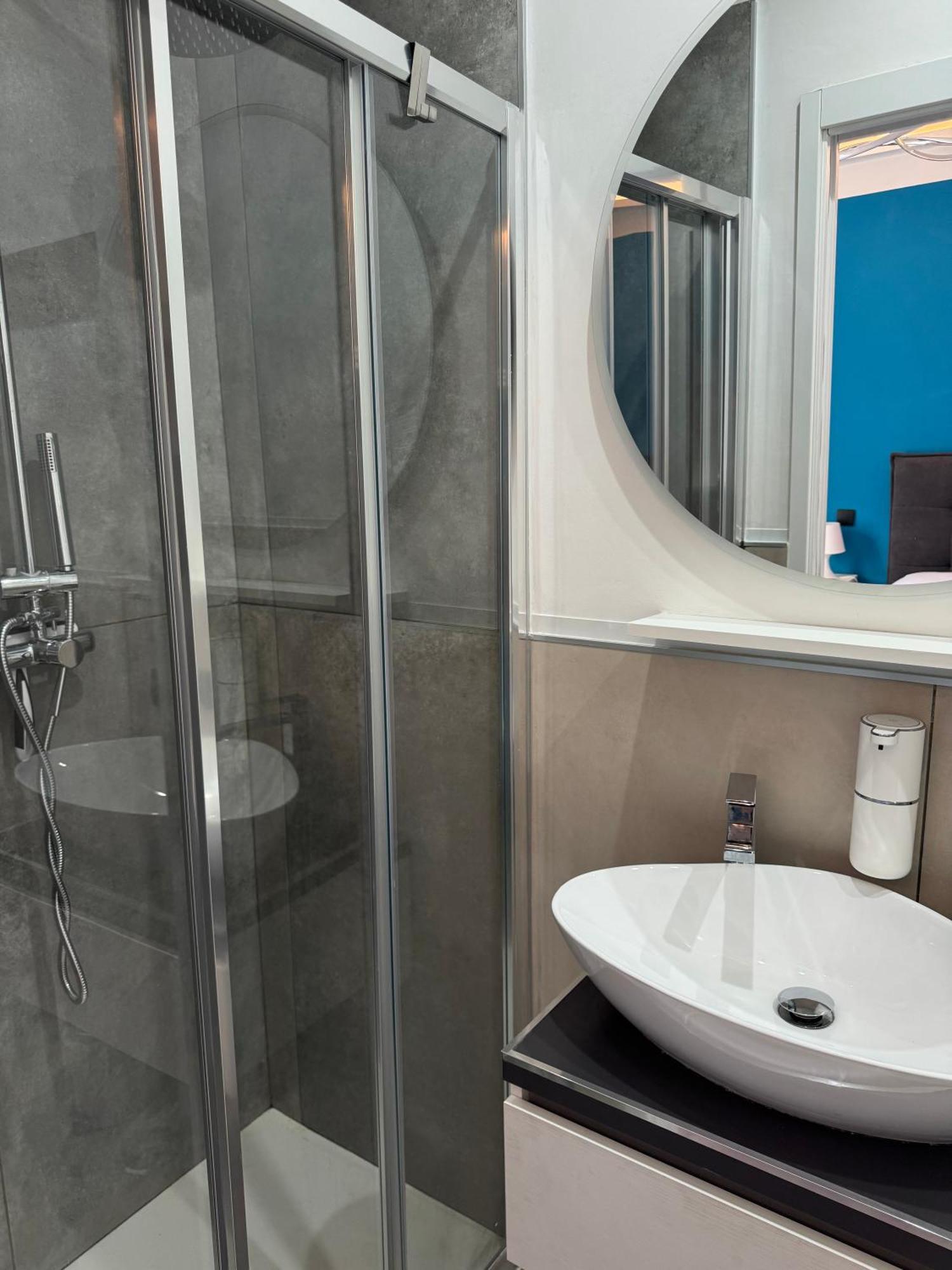 Bellavita House 2br With Private Parking In Apartment *