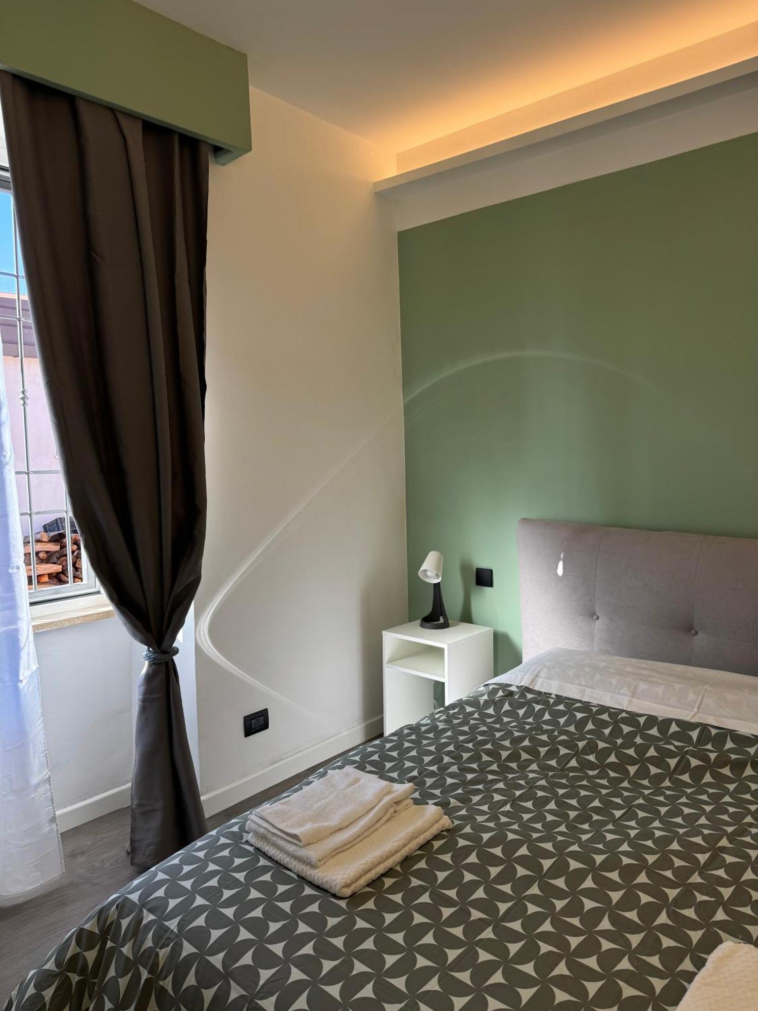 Bellavita House 2br With Private Parking In Apartment