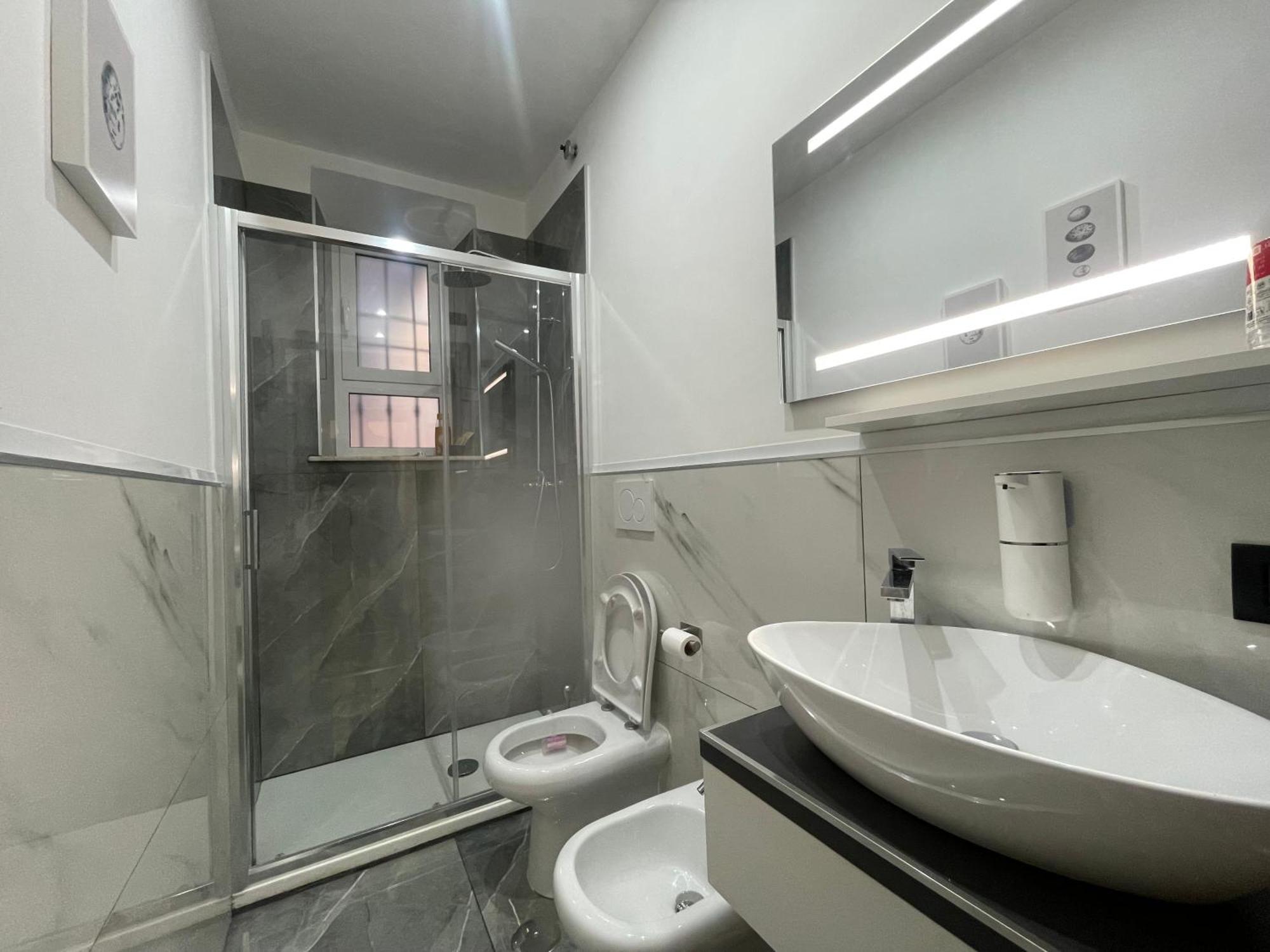 Bellavita House 2br With Private Parking In Apartment *